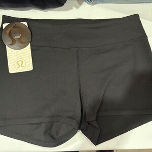 NWT Lululemon Luon  high-rise shorts